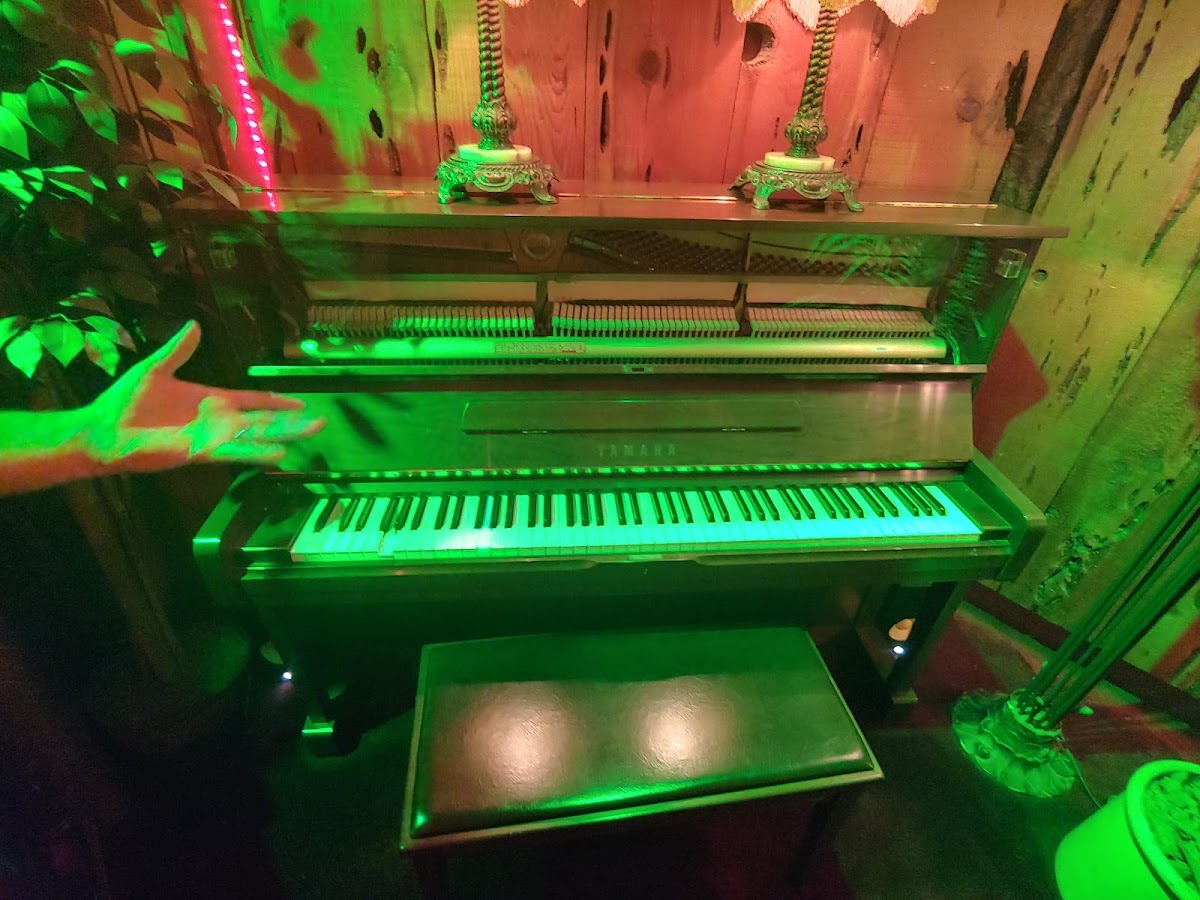 Dutch Frontier Restaurant Photos 2